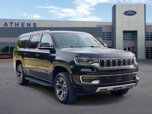 Used 2024 Jeep Wagoneer L Series III w/ Flexible Seating Group AWD/4WD image 1