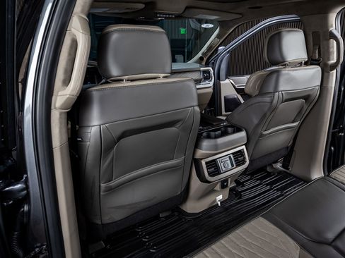 Used 2026 Ford F450 Platinum w/ Platinum Plus Package image 31