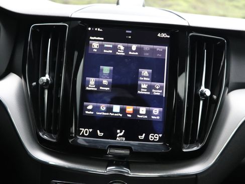 Used 2018 Volvo XC60 T8 R-Design w/ Convenience Package image 26