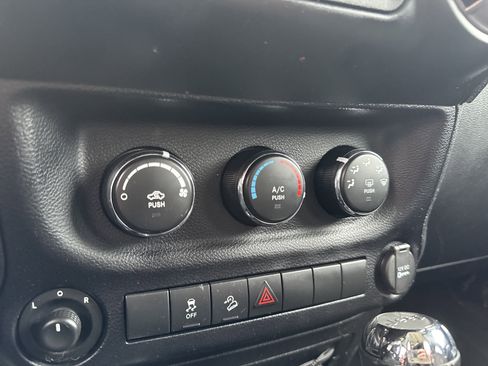 Used 2014 Jeep Wrangler Unlimited Sport w/ Quick Order Package 24S image 20