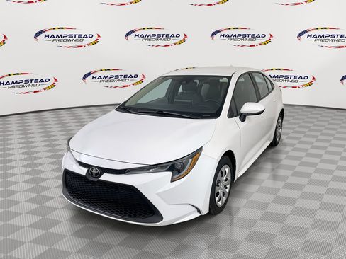 Used 2020 Toyota Corolla LE image 1