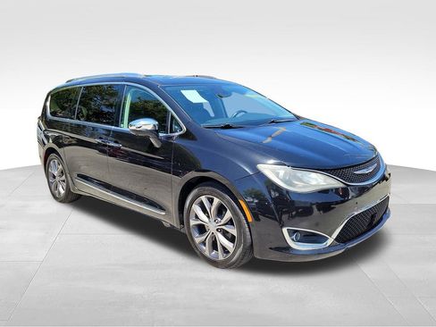 Used 2018 Chrysler Pacifica Limited w/ Advanced Safetytec Group FWD image 1