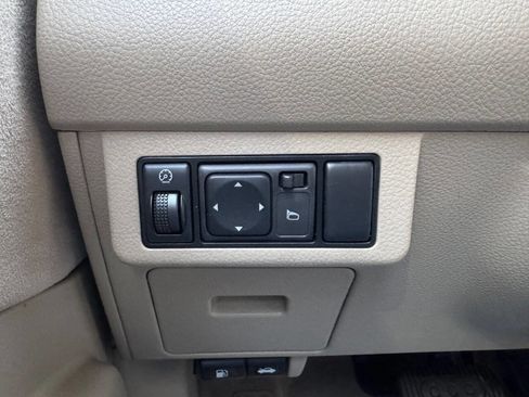 Used 2009 Nissan Versa 1.8 S w/ PWR Pkg image 11