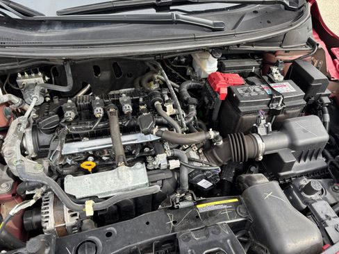Used 2025 Nissan Versa SV FWD image 30