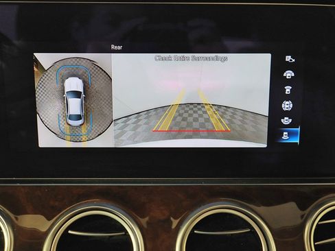 Used 2022 Mercedes-Benz E 350 4MATIC Sedan w/ Driver Assistance Package image 50