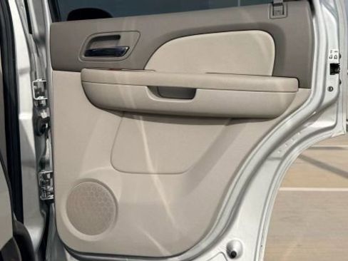 Used 2013 Chevrolet Tahoe LTZ image 16