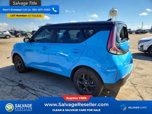 Used 2025 Kia Soul S FWD image 3