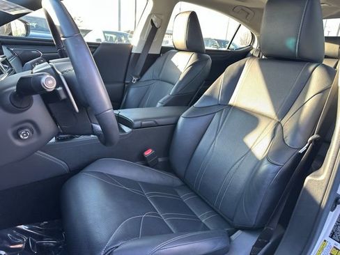 Used 2024 Lexus ES 350 Luxury w/ Accessory Package (Z1) image 27