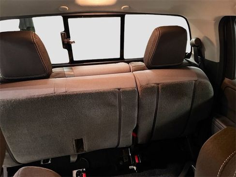 Used 2025 Nissan Frontier SV image 22