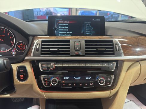 Used 2017 BMW 320i xDrive Sedan image 18