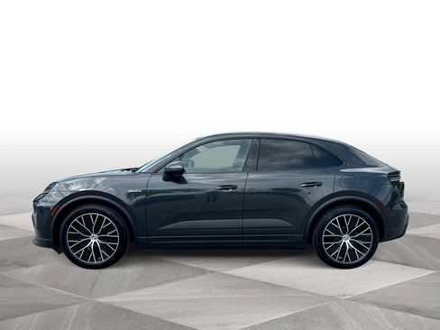 Used 2025 Porsche Macan Electric RWD image 5