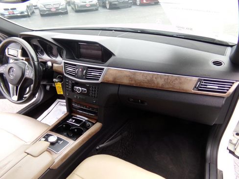 Used 2013 Mercedes-Benz E 350 BlueTEC Sedan image 26