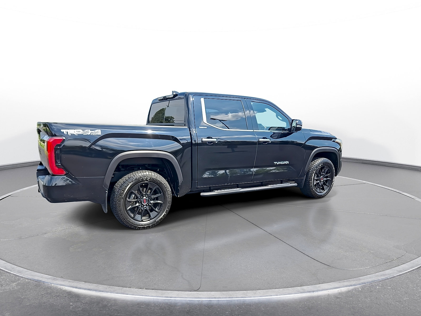 Used 2023 Toyota Tundra Limited w/ TRD Off-Road Package AWD/4WD image 8