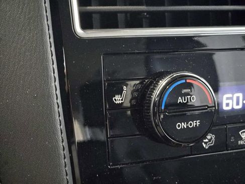 Used 2024 Nissan Armada SL w/ Captain's Chairs Package image 28