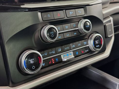 Used 2024 Ford Expedition Max XLT image 24