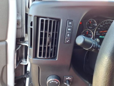 Used 2022 GMC Savana 3500 Extended image 23