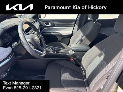 Used 2024 Jeep Compass Sport image 18