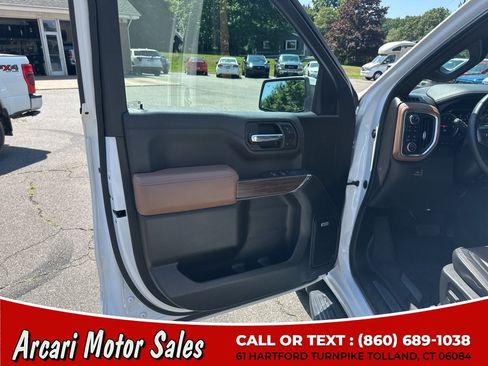 Used 2022 Chevrolet Silverado 1500 High Country w/ Technology Package AWD/4WD image 17