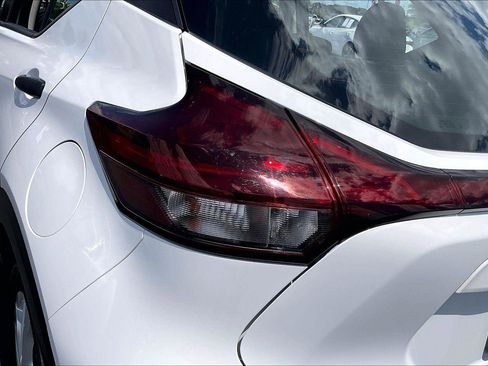 Certified 2023 Nissan Kicks S FWD image 31