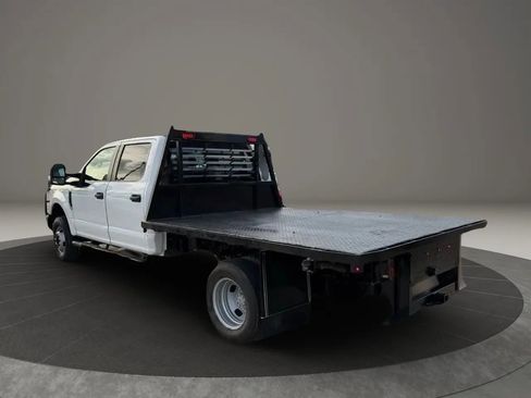 Used 2018 Ford F350 XL w/ Power Equipment Group AWD/4WD image 12
