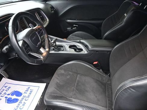 Used 2017 Dodge Challenger SRT Hellcat RWD image 23