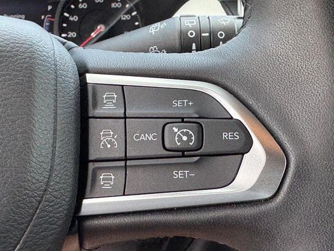 Used 2025 Jeep Compass Limited AWD/4WD image 22