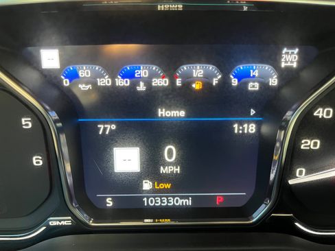 Used 2021 GMC Yukon Denali w/ LPO, Illumination Package image 2