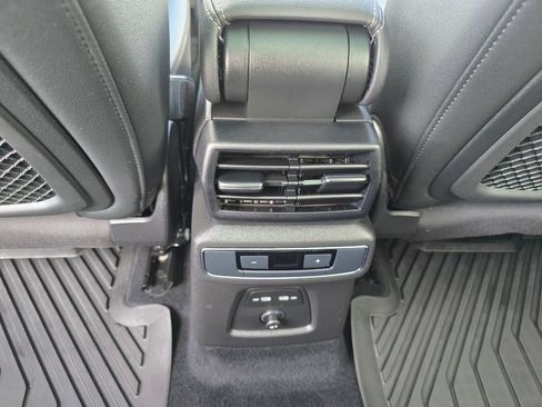 Used 2023 Audi Q4 e-tron Prestige AWD/4WD image 29