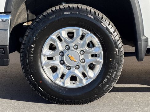 Used 2025 Chevrolet Silverado 3500 LT w/ Convenience Package AWD/4WD image 26