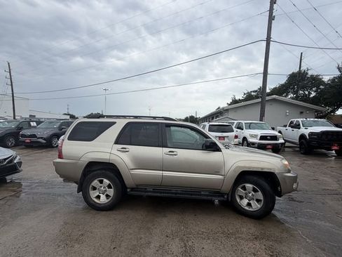 Used 2004 Toyota 4Runner SR5 RWD image 4