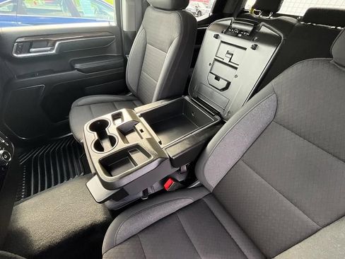 Used 2023 Chevrolet Silverado 1500 LT AWD/4WD image 25