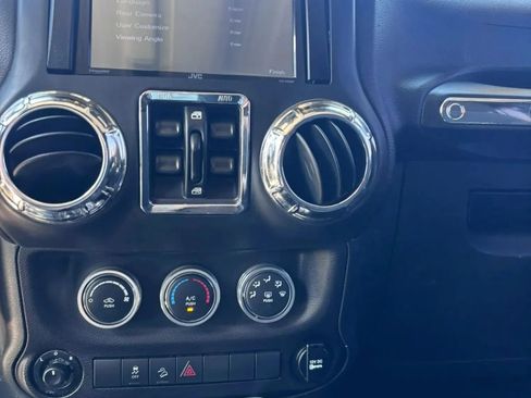 Used 2017 Jeep Wrangler Unlimited Sport w/ Quick Order Package 24S AWD/4WD image 9