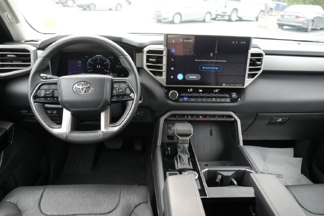 Used 2024 Toyota Tundra Limited AWD/4WD image 19