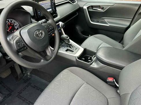 Used 2022 Toyota RAV4 XLE image 10