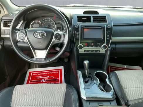 Used 2012 Toyota Camry SE image 16