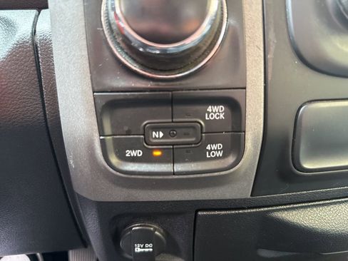 Used 2017 RAM 1500 Express AWD/4WD image 28