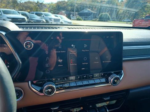 Used 2024 GMC Canyon AT4 w/ AT4 Premium Package image 21