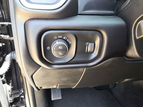 Used 2024 RAM 2500 Big Horn w/ Safety Group AWD/4WD image 15