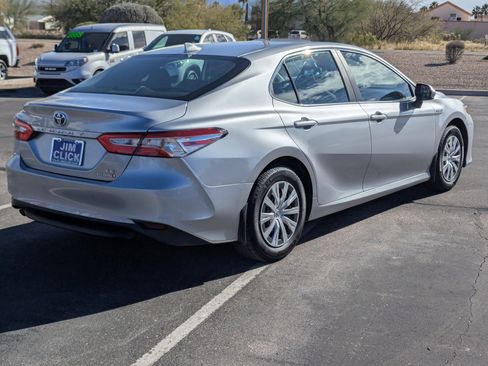 Used 2020 Toyota Camry LE image 2