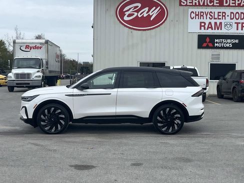 New 2026 Lincoln Nautilus Reserve AWD/4WD image 2