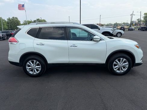 Used 2016 Nissan Rogue SV w/ SV Family Package AWD/4WD image 6