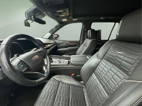 Used 2023 Cadillac Escalade Sport Platinum w/ LPO, ONYX Package AWD/4WD image 22