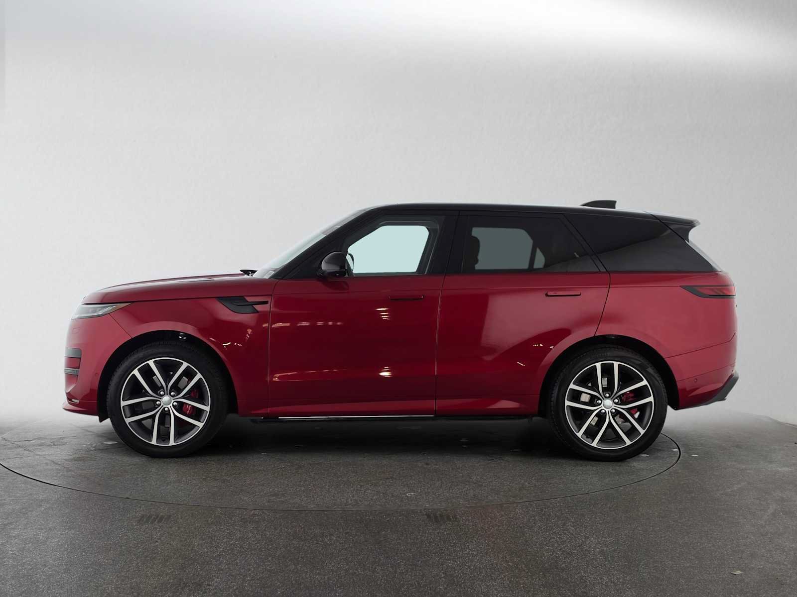 Used 2023 Land Rover Range Rover Sport SE Dynamic AWD/4WD image 2