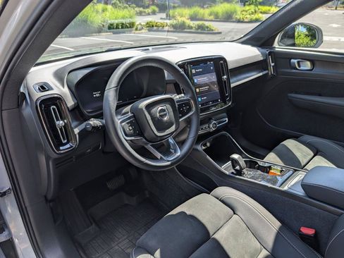 Used 2024 Volvo XC40 Recharge Plus w/ Protection Package Premier AWD/4WD image 9