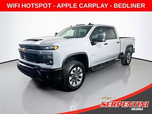 Used 2025 Chevrolet Silverado 2500 Custom image 1