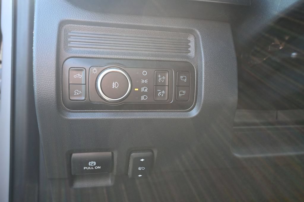 Used 2026 Ford F250 Lariat w/ Tremor Off-Road Package AWD/4WD image 3