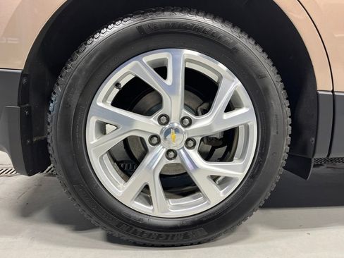 Used 2018 Chevrolet Equinox LT w/ Sun & Infotainment Package AWD/4WD image 43