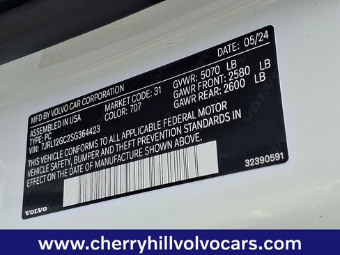 Certified 2025 Volvo S60 B5 Plus image 29