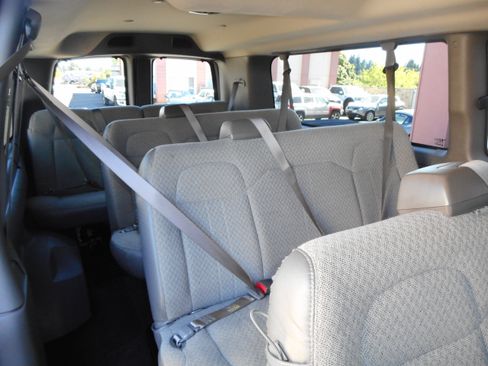 Used 2017 Chevrolet Express 3500 LT w/ LT Preferred Equipment Group RWD image 22
