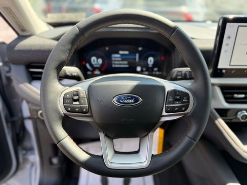 New 2025 Ford Explorer Active image 14